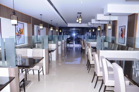 Kitchen Family Dining